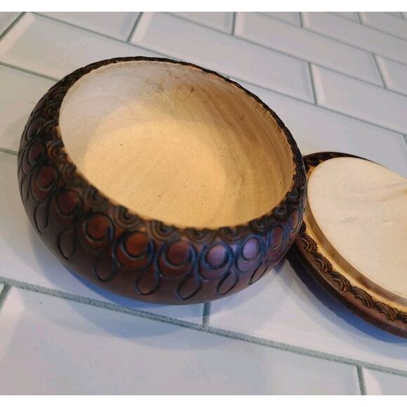 Carved Wood Round Yin Yang Handmade Wood Crafted Trinket Box Keepsake 4"x2" EUC - Picture 6 of 9